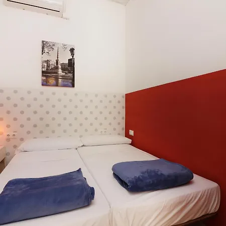 فيل هوستيلز سيتي سنتر بيت شباب