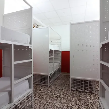 فيل هوستيلز سيتي سنتر