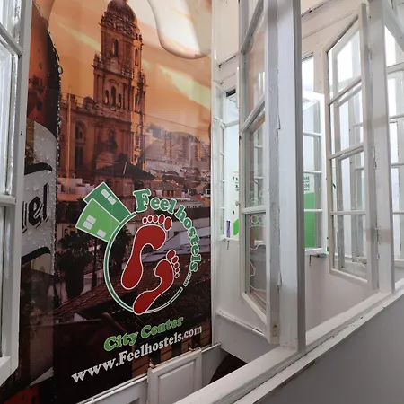 Feel Center Hostel *
