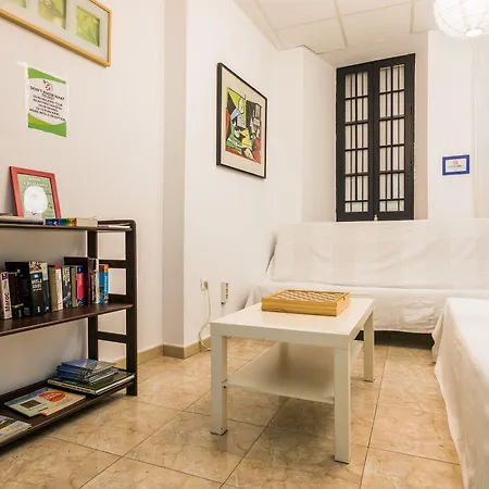 Feel Center Ostello *