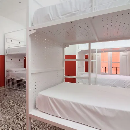 Hostel Feel Center *