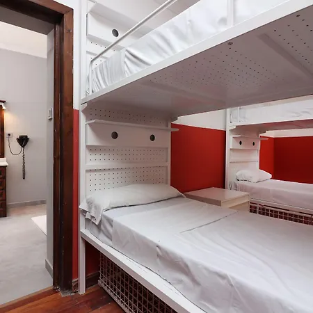 Feel Center Albergue
