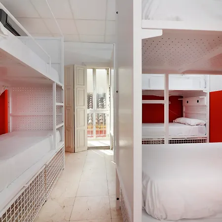 Hostel Feel Center