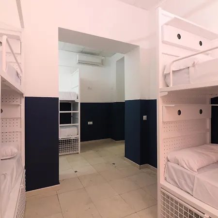 Albergue Feel Center