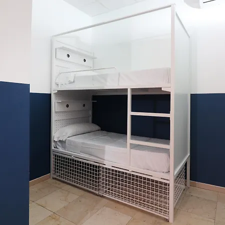 Albergue Feel Center