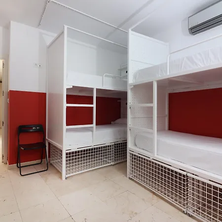 Feel Center Albergue *