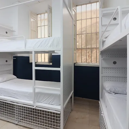Feel Center Albergue