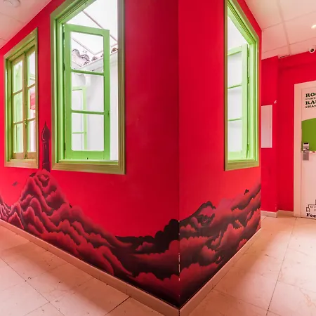 Albergue Feel Center