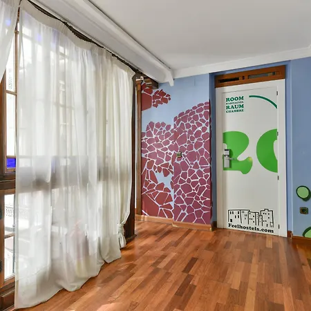 Feel Center Albergue Málaga