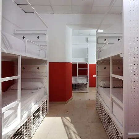 Feel Center Albergue