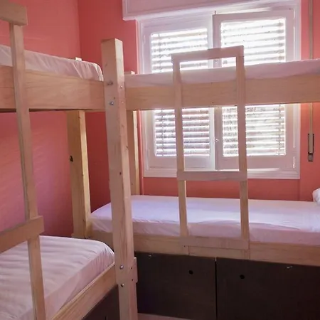 Albergue Feel Center