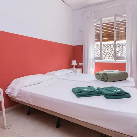Feel Center Hostel *
